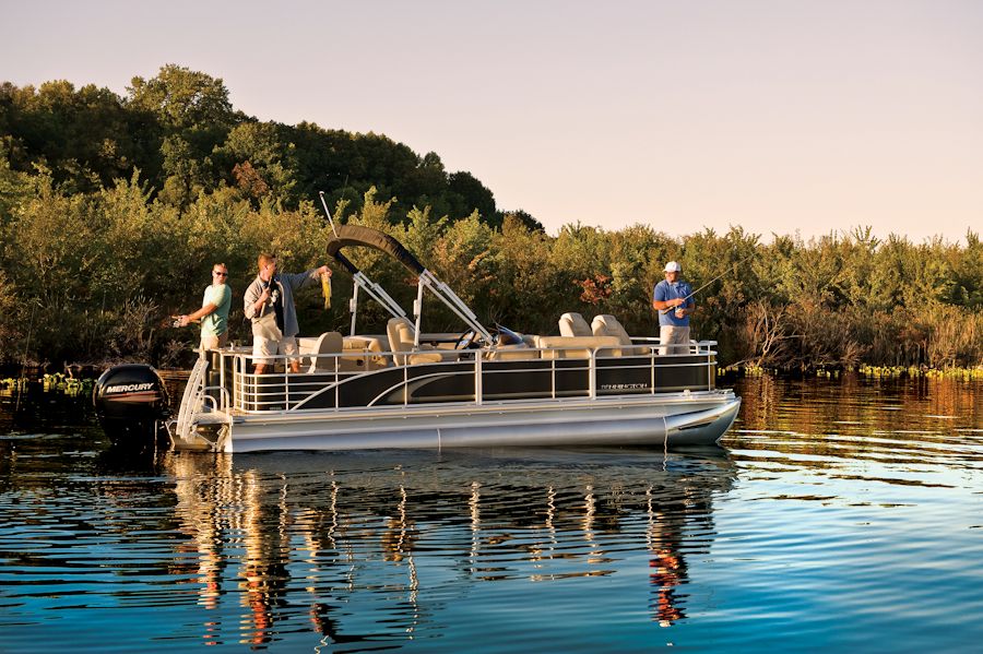 Pontoon adventure on Lake Sakakawea